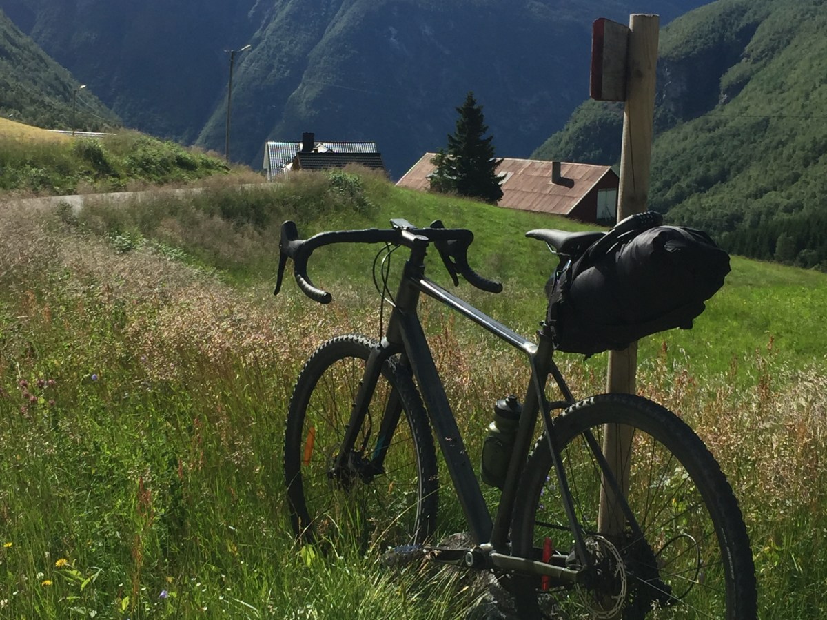 Tindevegen and Sognefjellet
